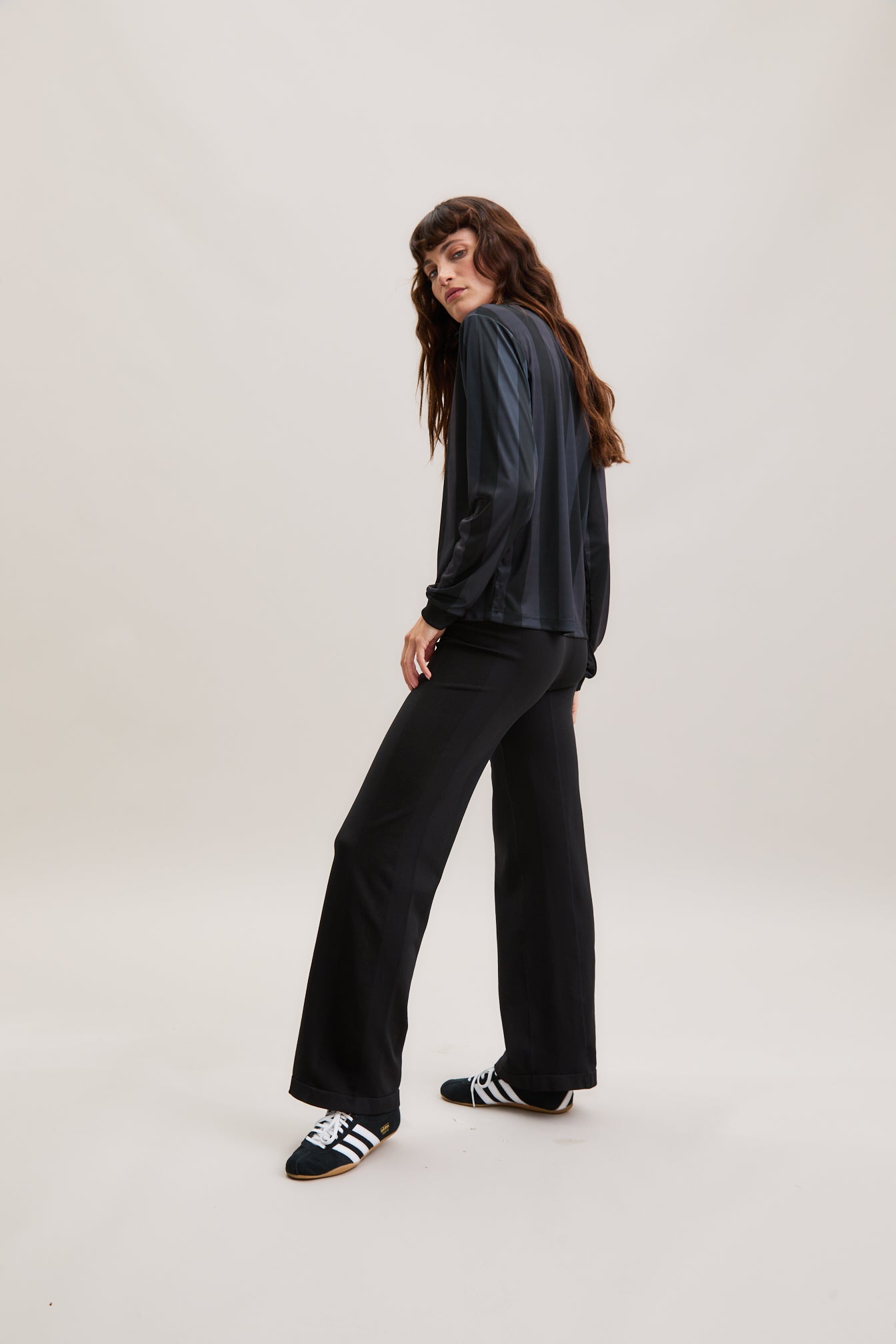 Raw-Edge Liner Tailored Wide Trousers SUGARHILL (シュガー Raw-Edge Liner Tailored Wide Trousers SUGARHILL (シュガー
