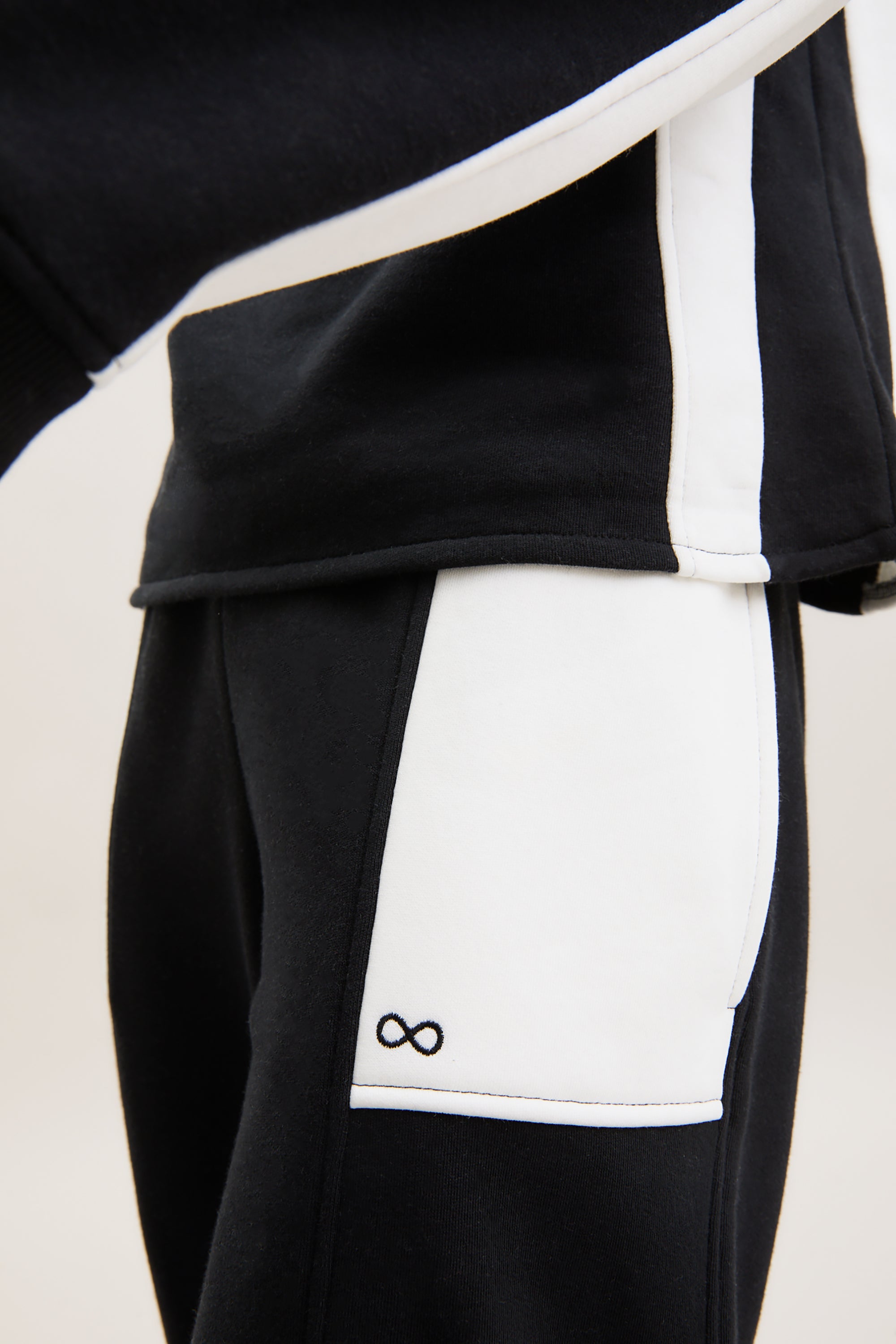Frame Panel Jogger